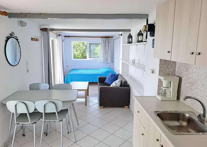 Kotrona Semesterbostad *